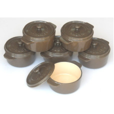 Żeliwny okrągły garnek, kolor brązowy Żeliwny okrągły garnek, kolor brązowy